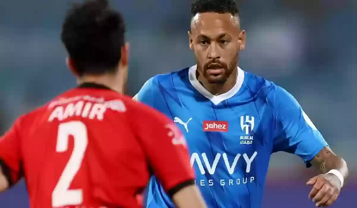 بعد وصول بعثة الهلال.. شاهد: الجماهير الإيرانية تهتف باسم نيمار.