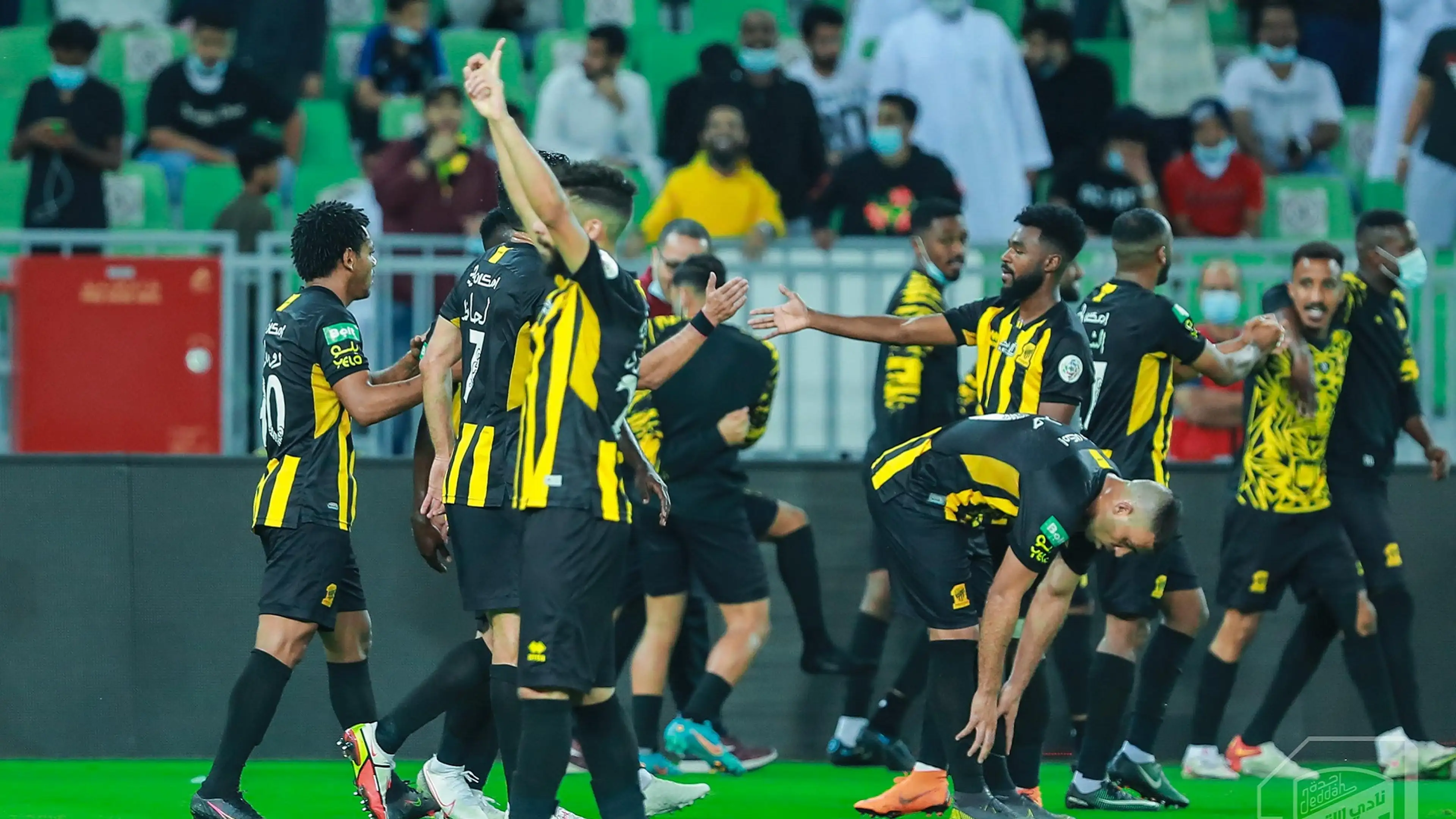 توتنهام يقضي على حلم الاتحاد ويحصن عقد نجمه بعقد طويل