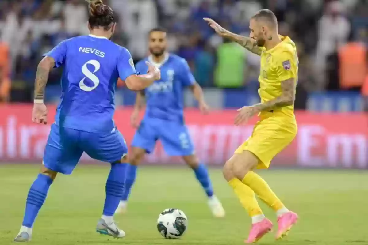 حكم نهائي كأس الملك يتهرب من طرد لاعب الهلال.. ورد قوي من 